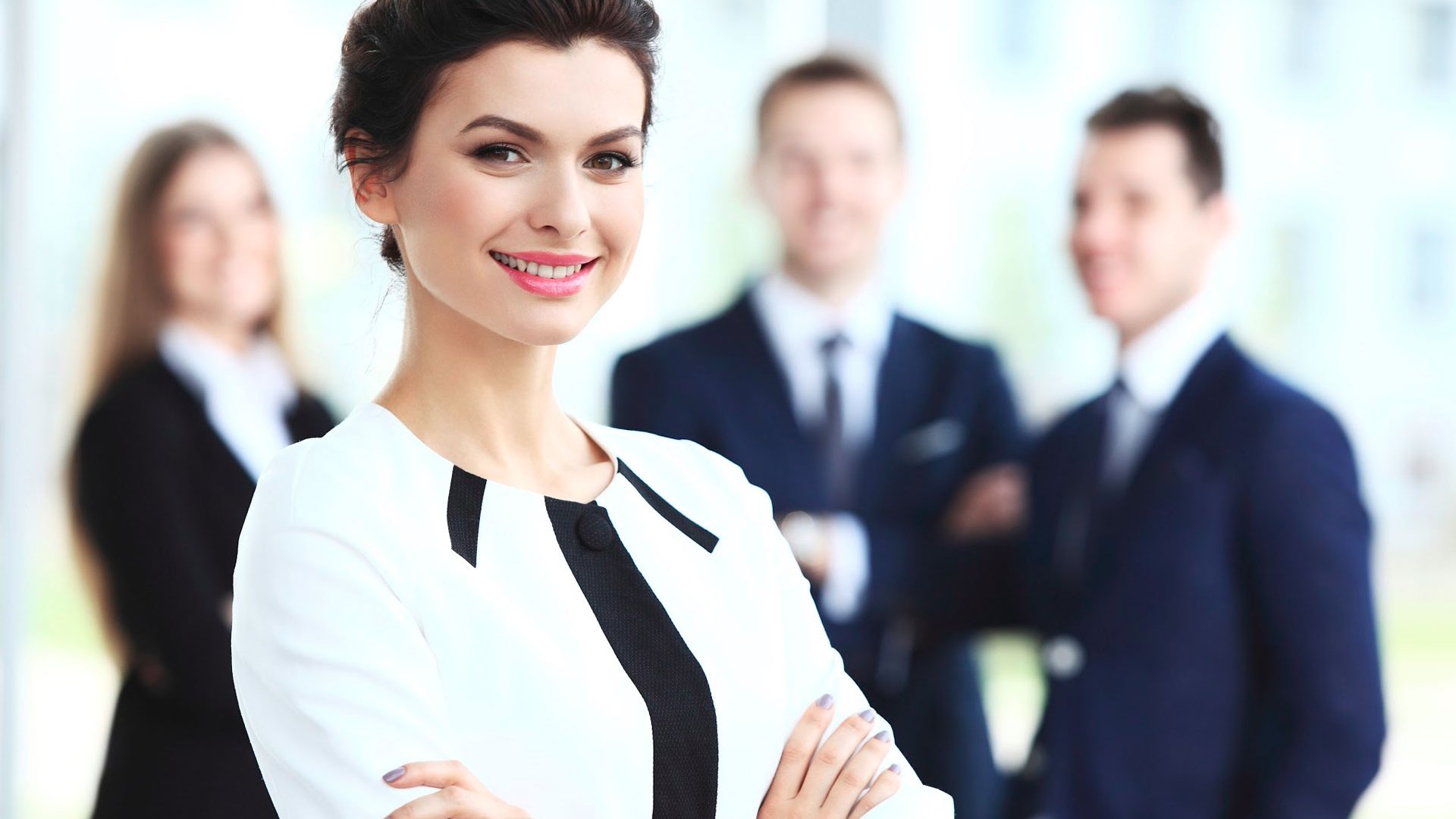 ANUNT pentru selectarea participantelor în cadrul Academiei de Leaderism „Women 4 Leadership”, sesiunea iunie-septembrie 2018