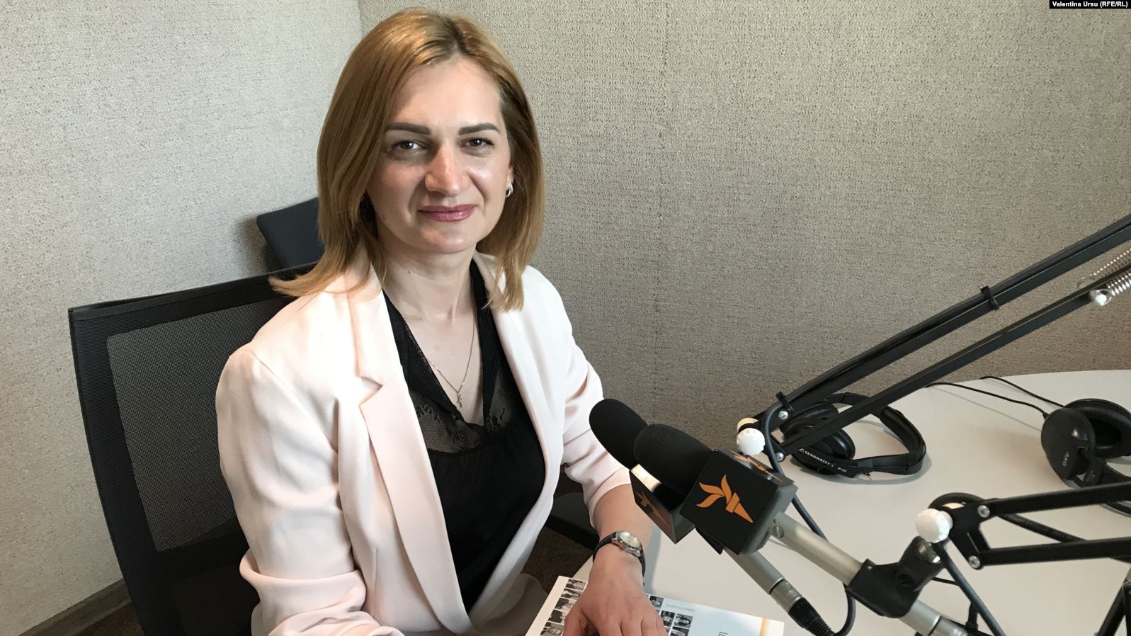 Jurnalul sâptămânal cu Doina Gherman la Radio „Europa Liberă”: „Trăim într-o societate în care lupta pentru putere și control duce la violență”
