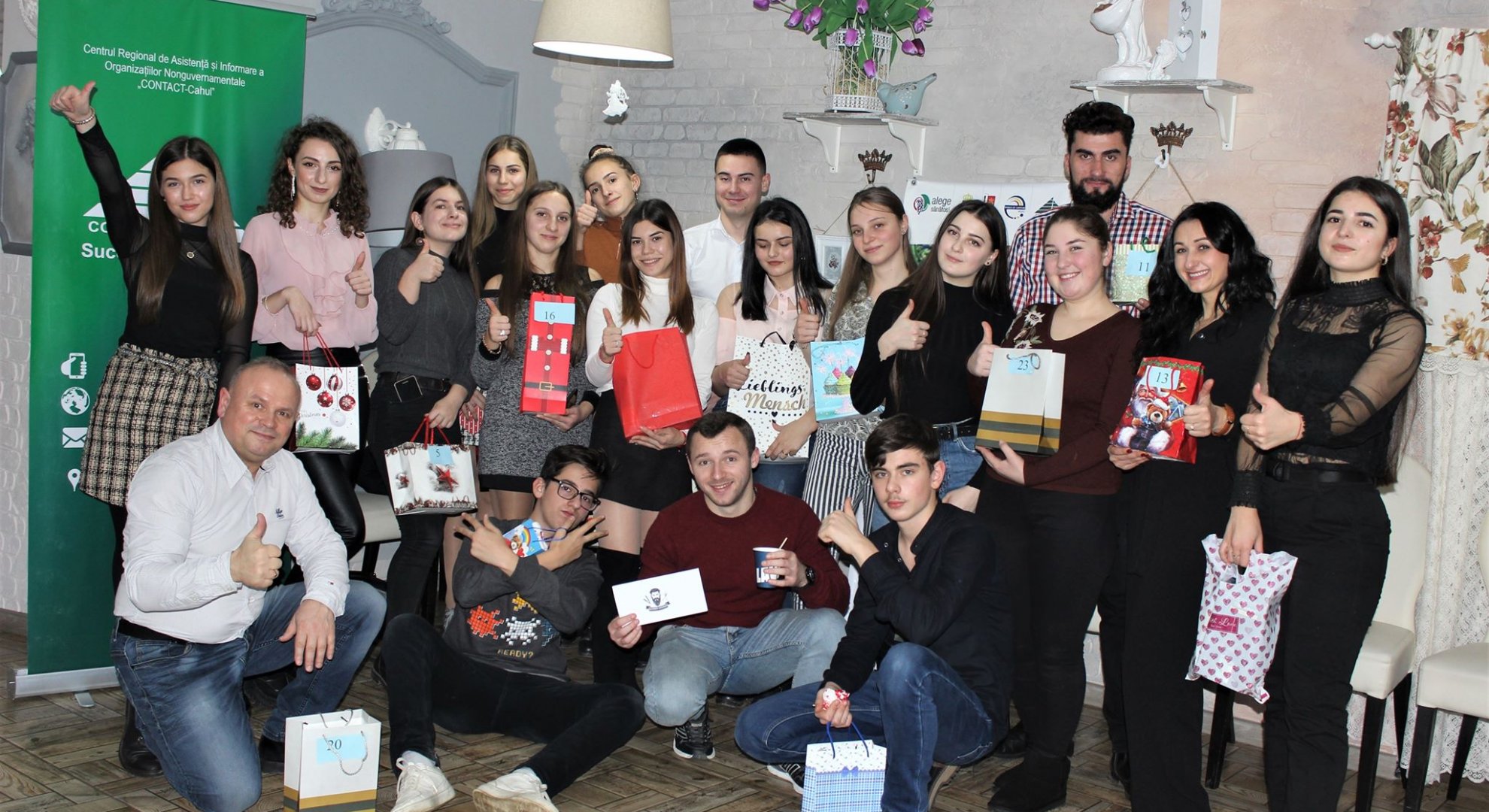 ”Prin voluntariat nu câștigi bani, dar ceea ce câștigi prin voluntariat nu poți obține cu bani.”  Prin voluntariat, devii schimbarea pe care vrei s-o vezi în lume!