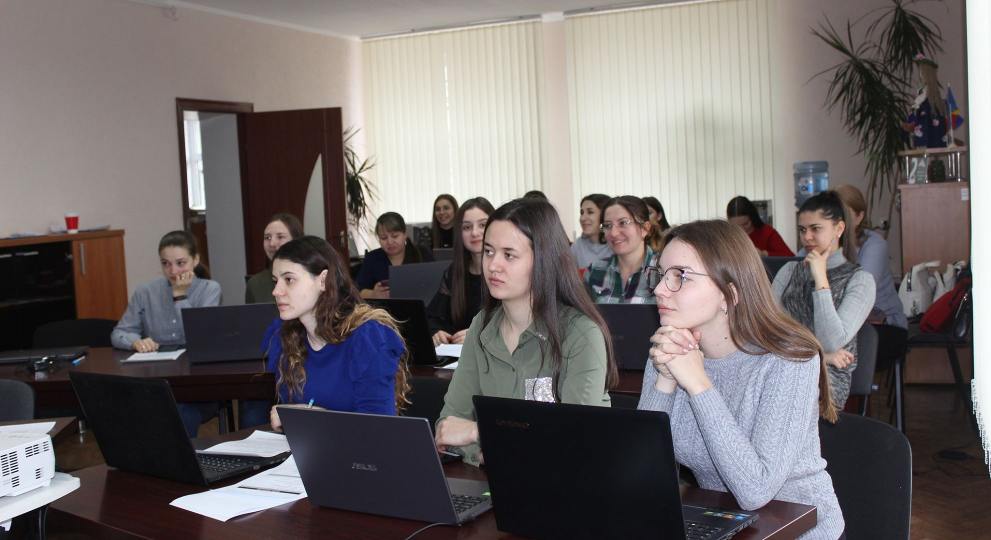 Continuăm să învățăm despre ”Inițiere în Antreprenoriat și Promovarea Online”