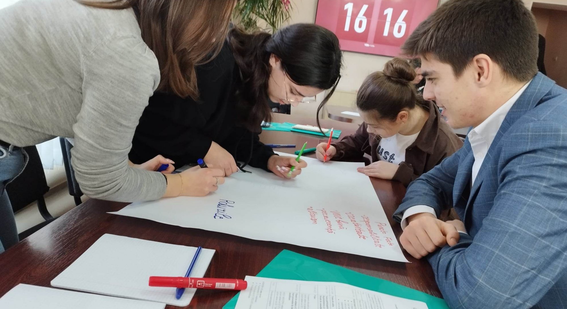 Tinerii și tinerele din cadrul Consiliilor Elevilor din sudul țării au participat la un atelier de instruire privind lucrul în echipă